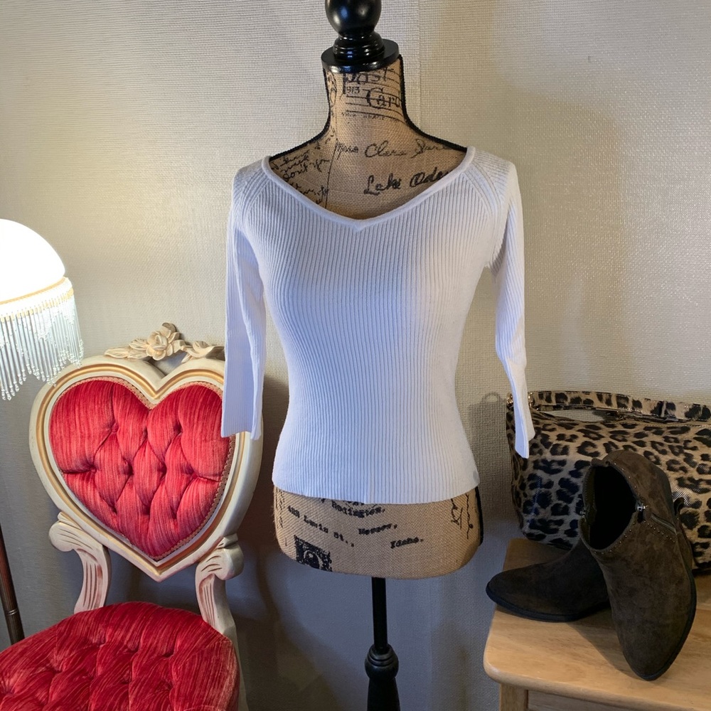 Max Studio 🤍 3/4 sleeve knit top/sweater